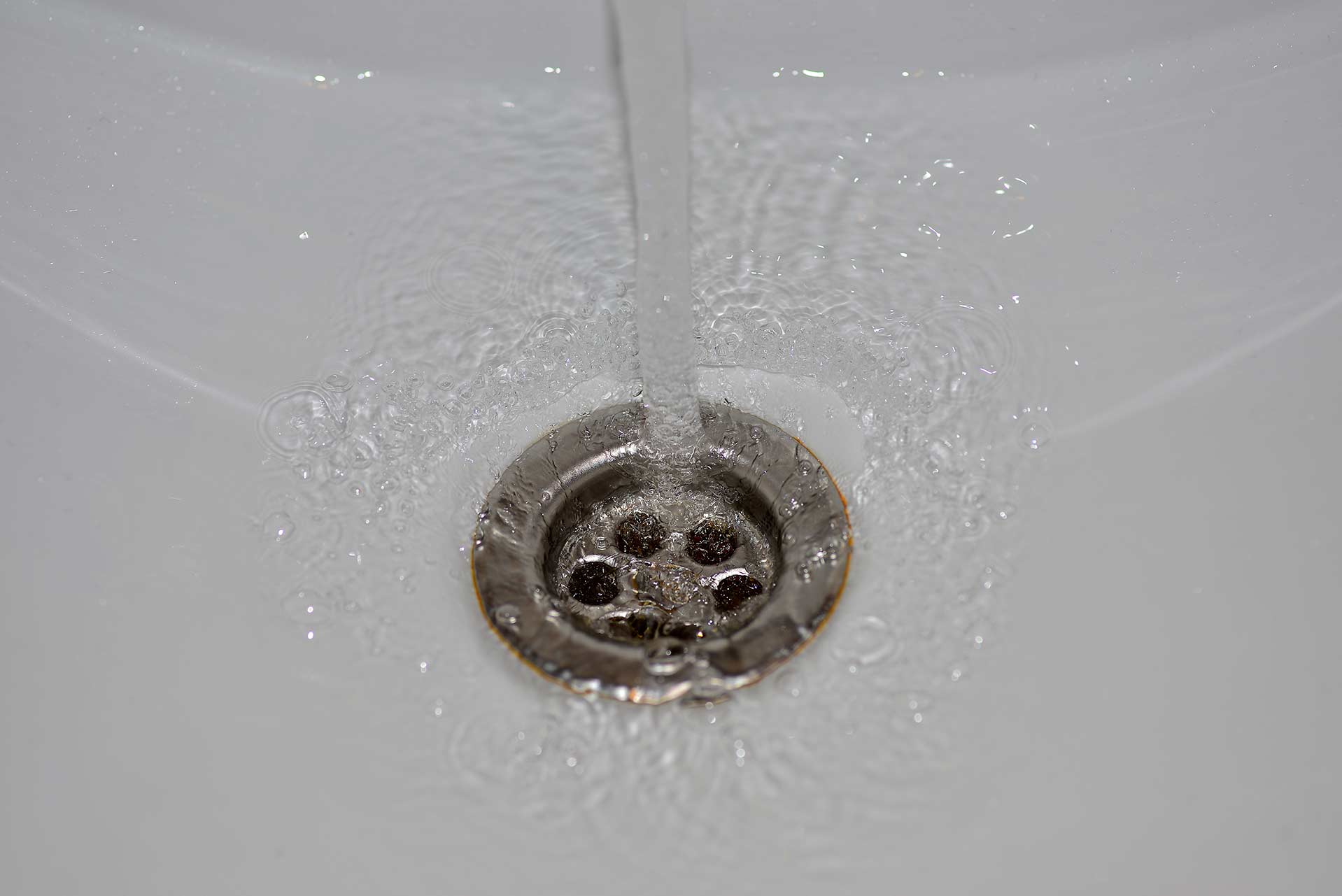 A2B Drains provides services to unblock blocked sinks and drains for properties in Kenley.